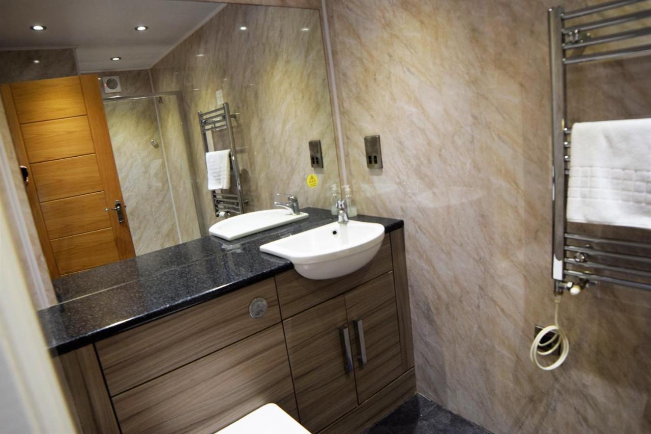 Dolphin Rooms Клийторпс Екстериор снимка