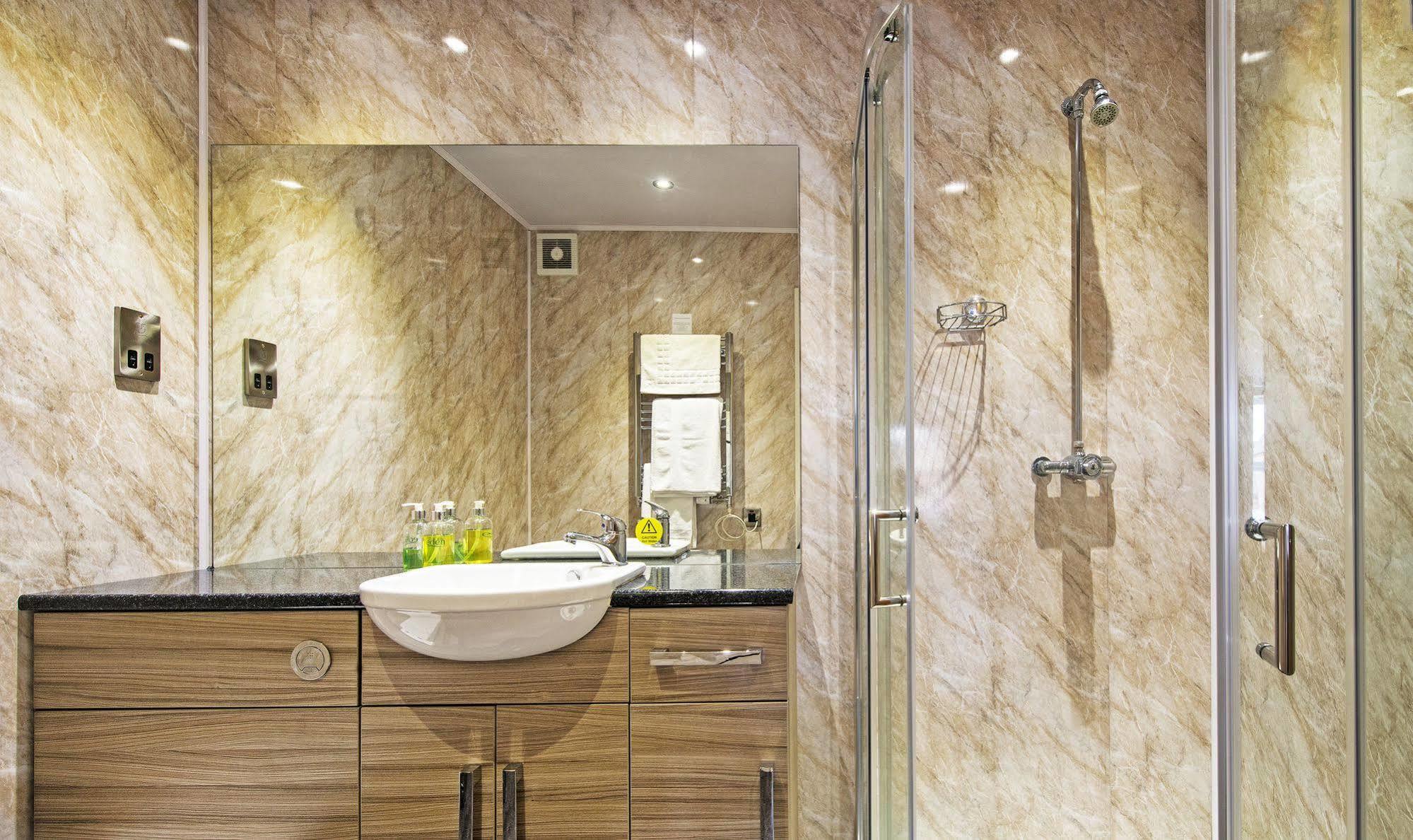 Dolphin Rooms Клийторпс Екстериор снимка